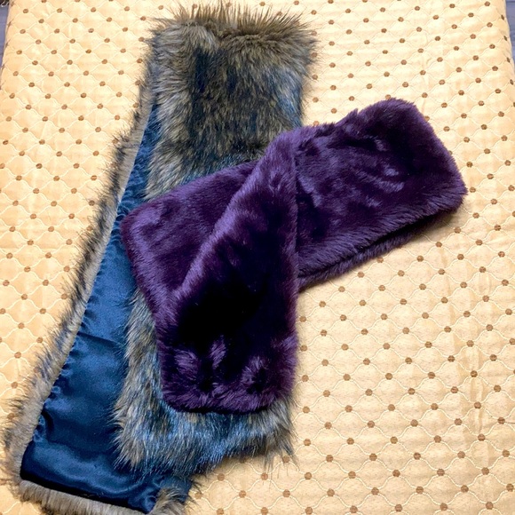 two fur scarves - Picture 1 of 1